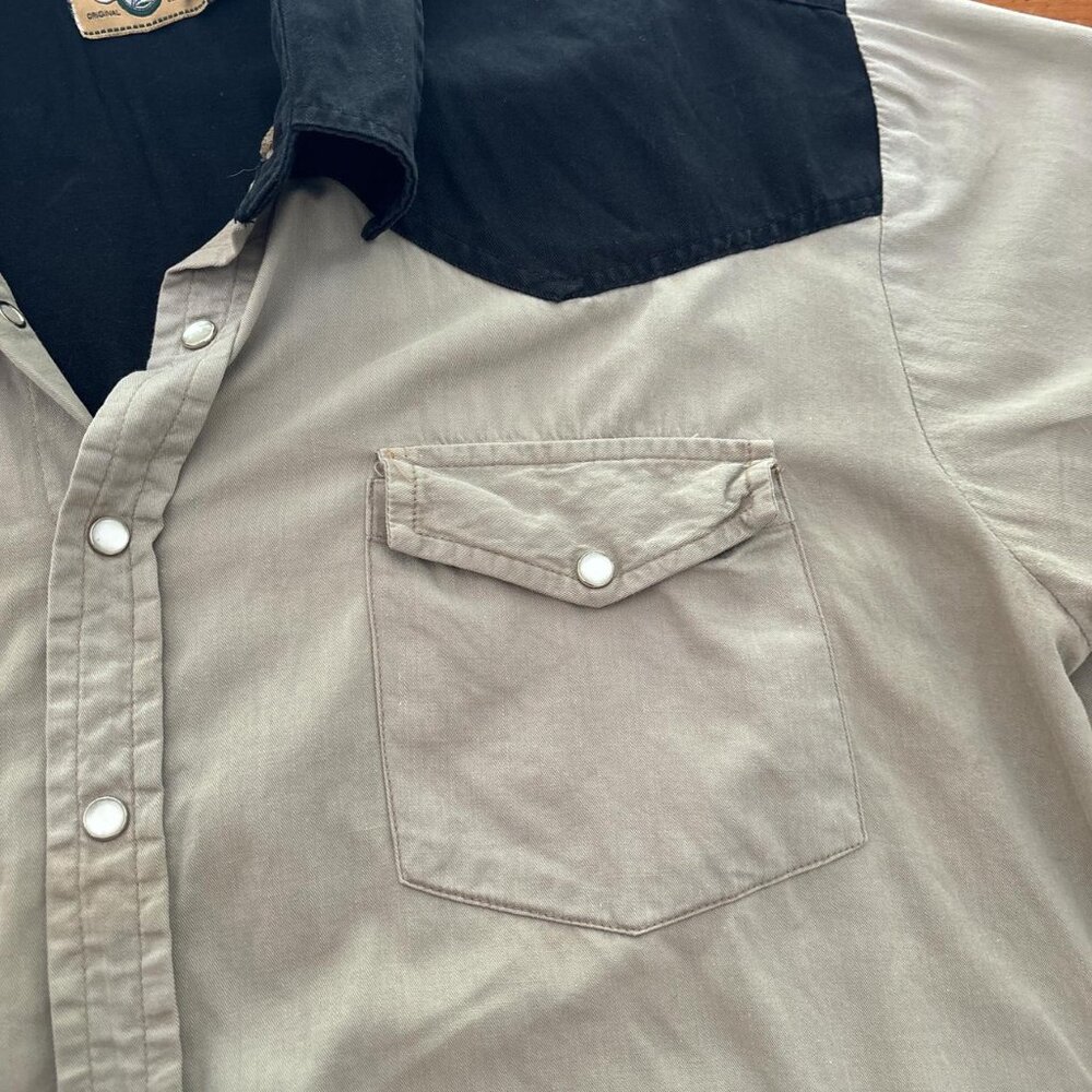 Moda Tech Button Up - image 3